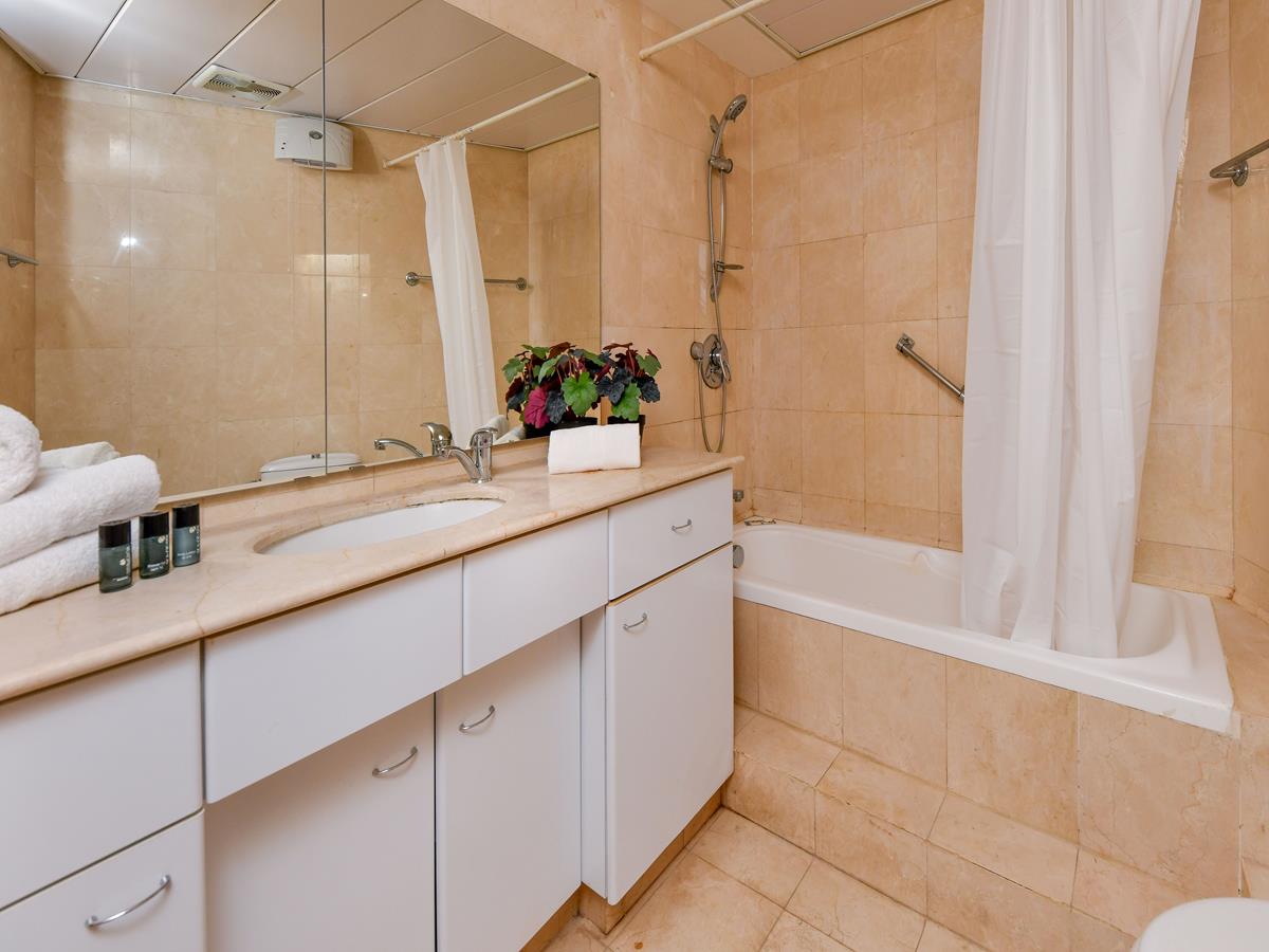 78 HaYarkon Street 78, 162