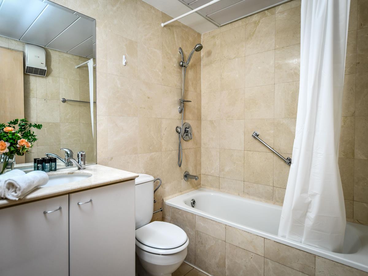 78 HaYarkon Street 78, 162
