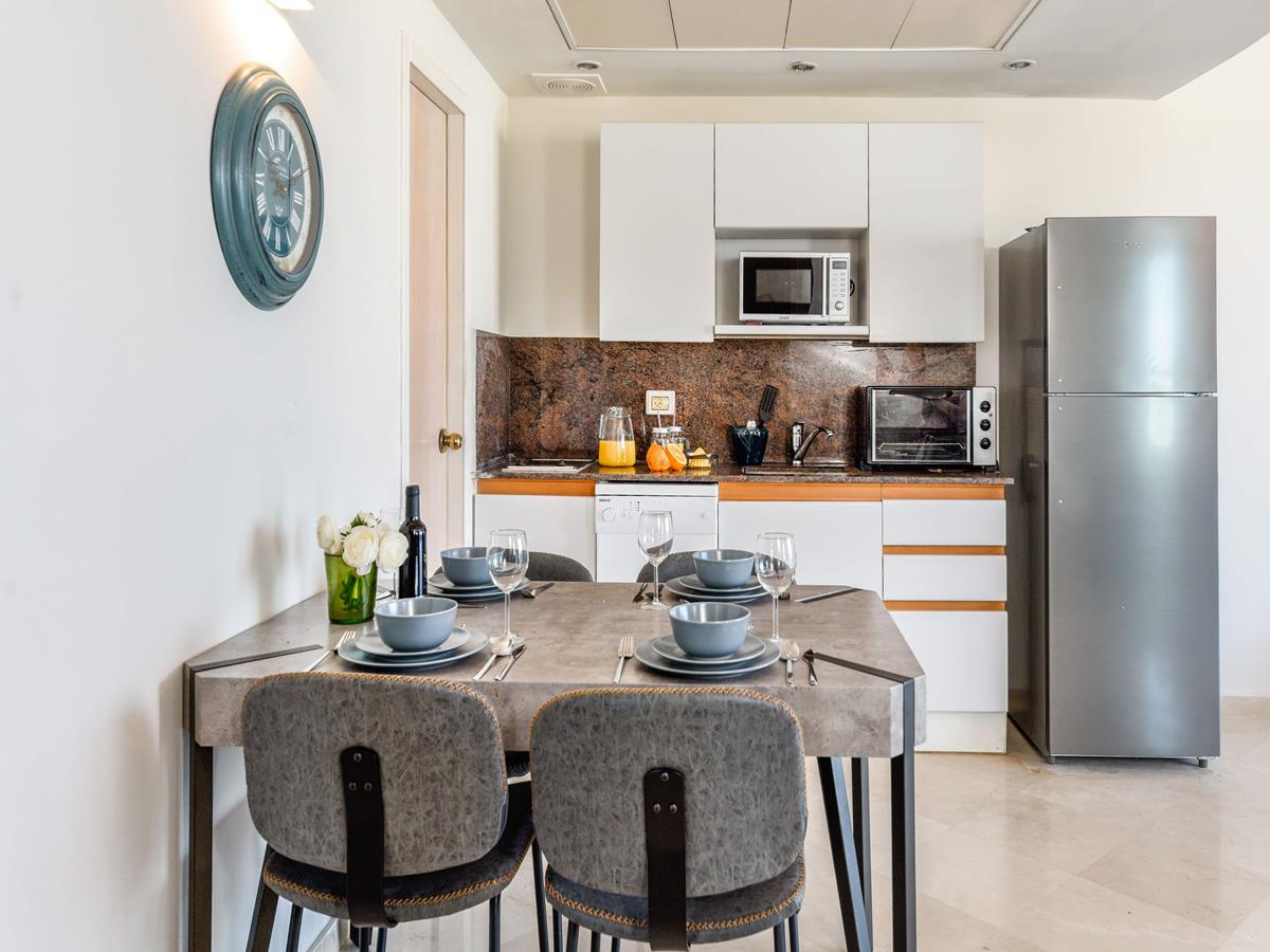 78 HaYarkon Street 78, 163