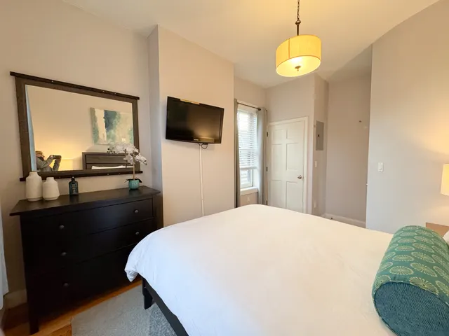 7 Harvard Square