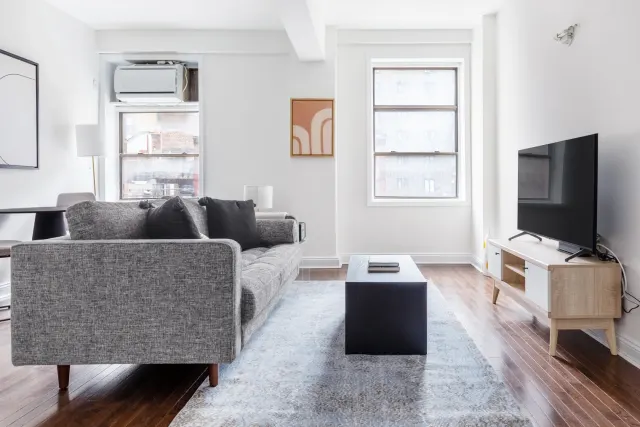 132 East 45th Street