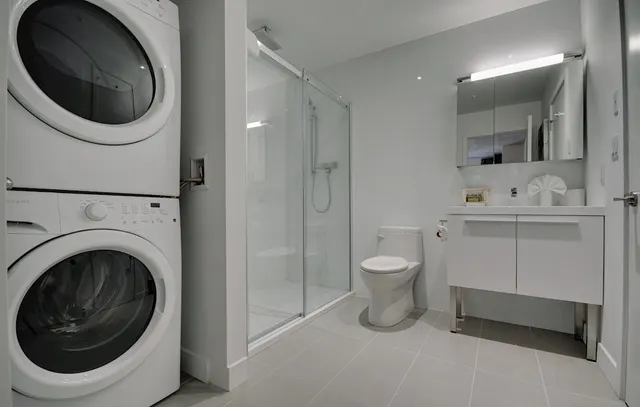 464 Saint Henri, Montreal H3C 0N7, CA 46