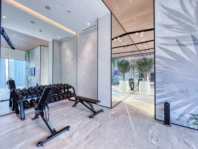 Vida Dubai Marina & Yacht Club - Dubai -