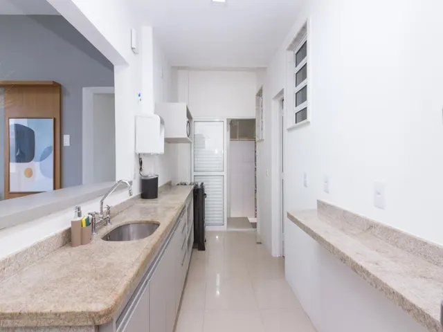 Avenida Delfim Moreira 1111