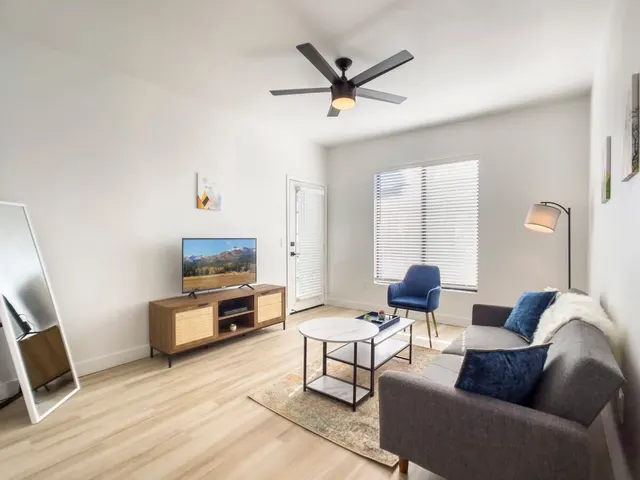 N 71st St #363 15608