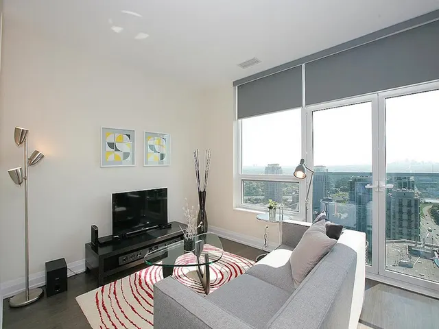 2 Anndale Dr 2