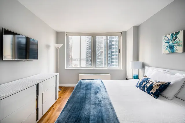 560 West 43rd Street