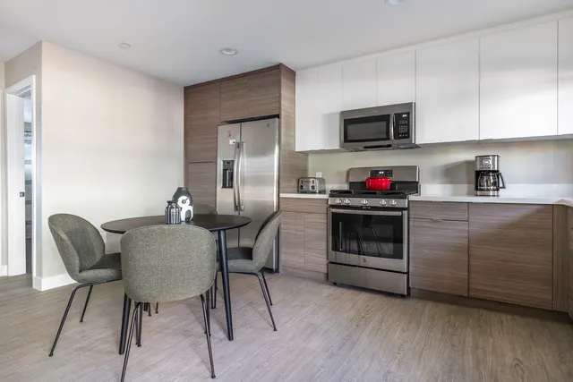 Union Avenue 215