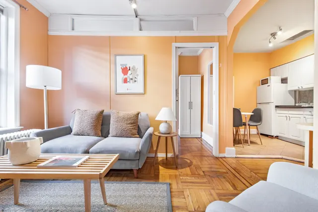 East 61st Street 405