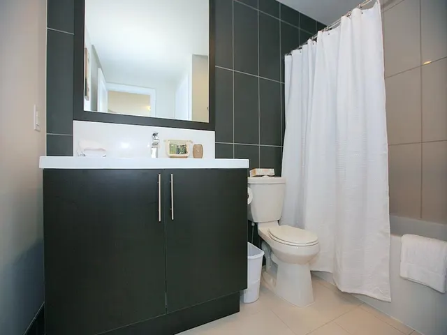 2 Anndale Dr 2
