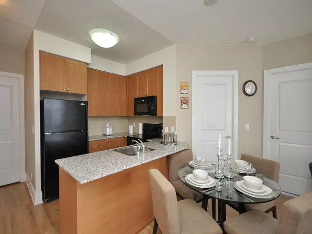 330 Burnhamthorpe Rd 330