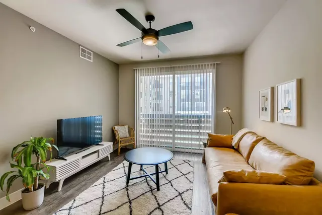 3210 Esperanza Crossing