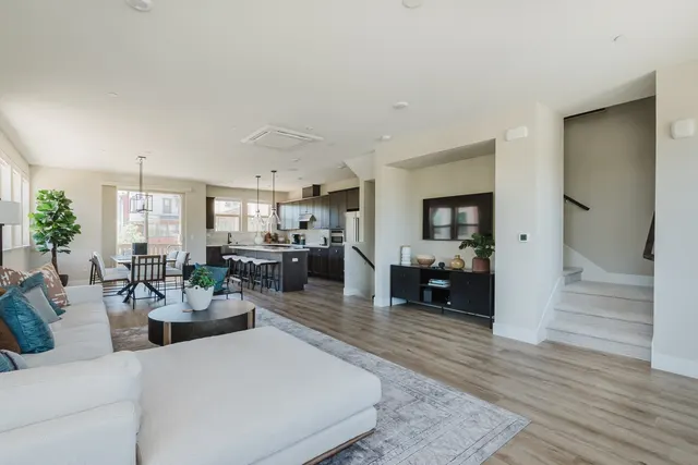 Magnolia Terrace 922