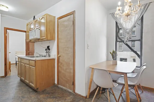 East 69th Street 402