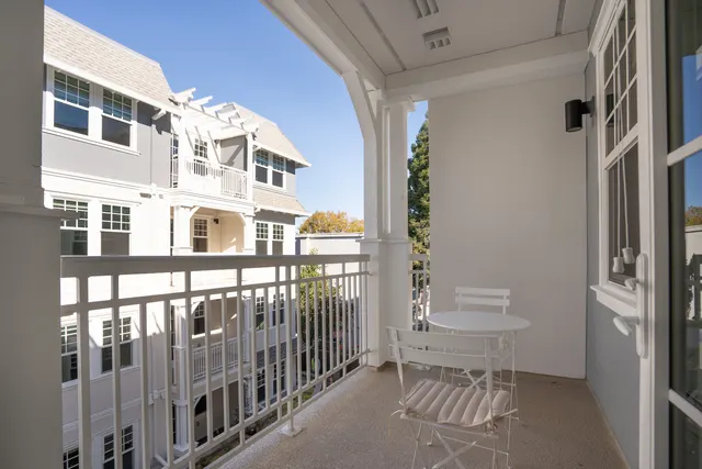 Bayswater Avenue 920