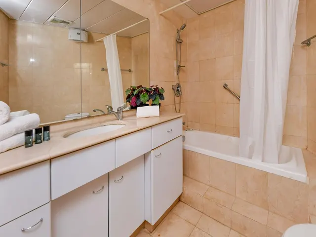 78 HaYarkon Street 78, 162