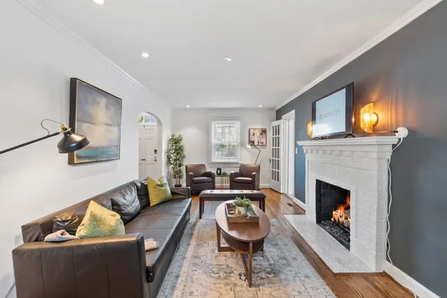 309 E Braddock Rd