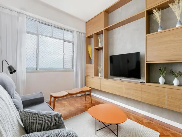 Rua Fernando Mendes 19