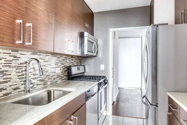 East 34th Street 401