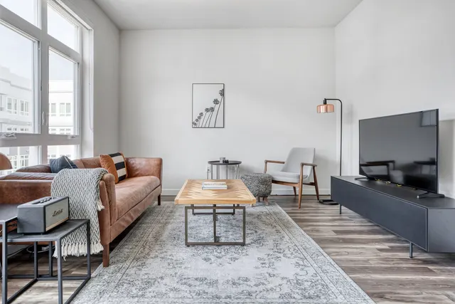Broadway 3093