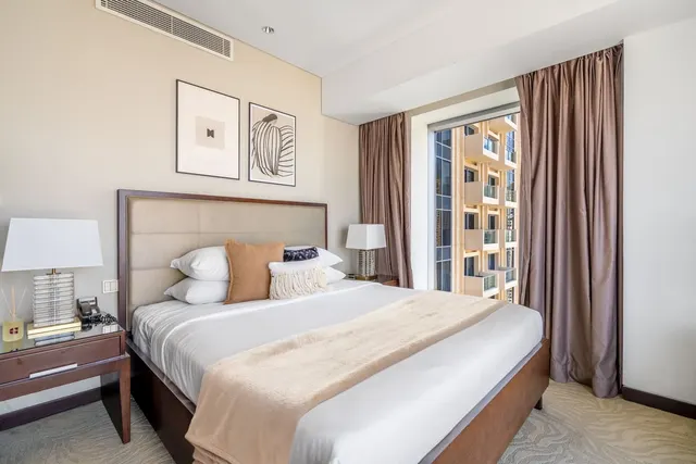 Dubai Marina Mall - Sheikh Zayed Road -