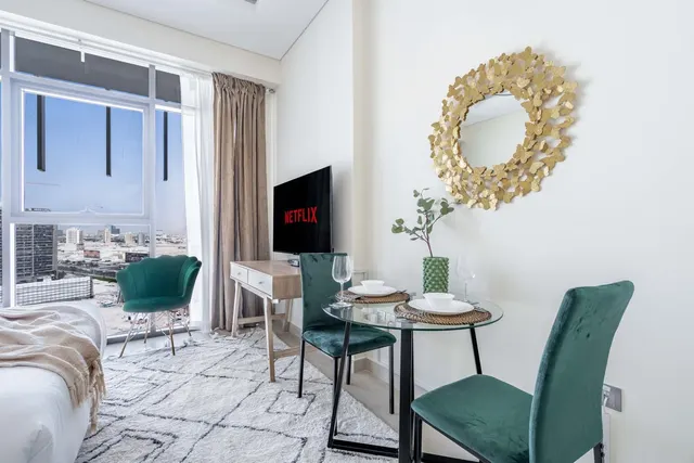 Farhad Azizi Residence, Healthcare City