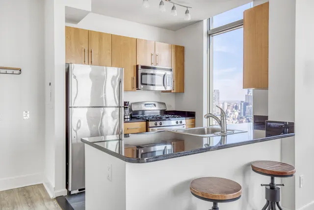 48th Avenue 4-75