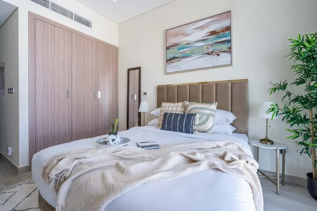 Farhad Azizi Residence, Healthcare City