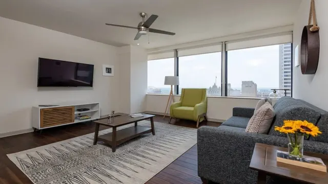 1555 Elm St #1803