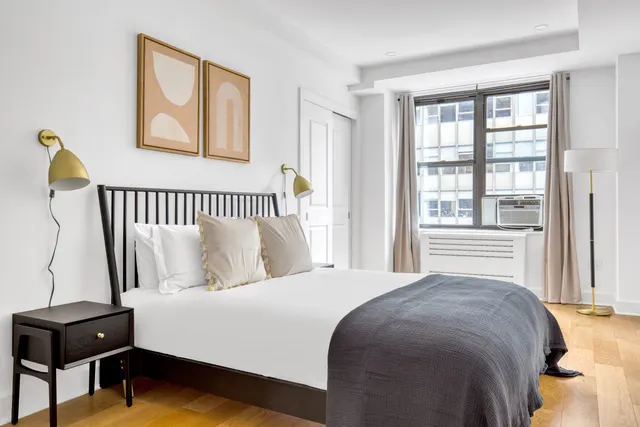East 48th Street 160