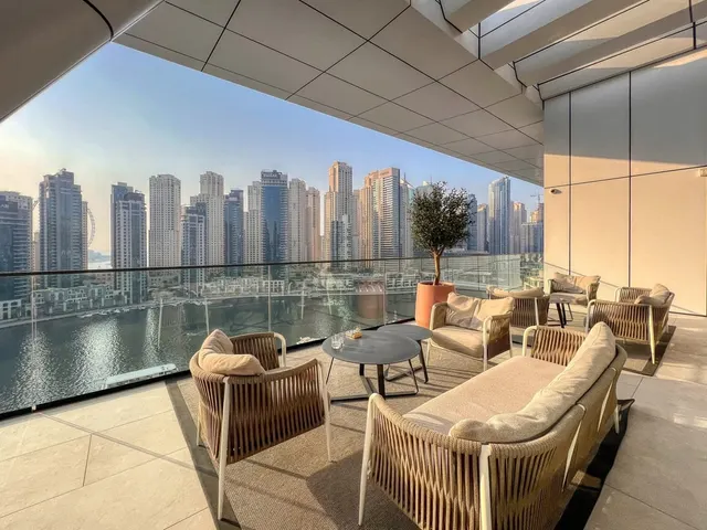 Vida Dubai Marina & Yacht Club - Dubai -