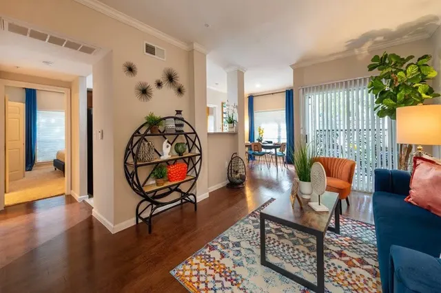 10 Oak Court