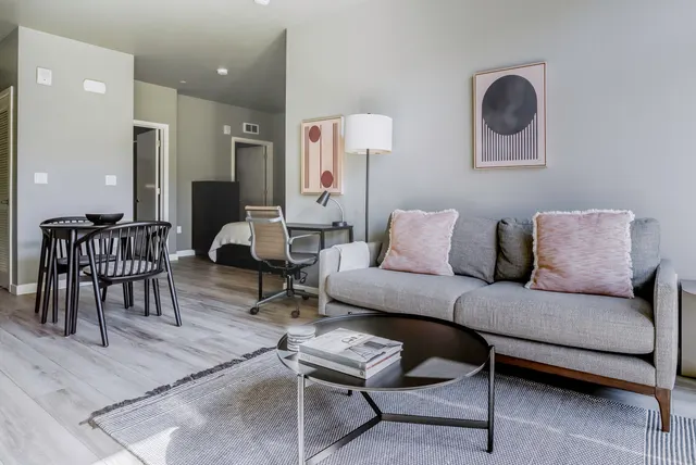 Valley Street 2323