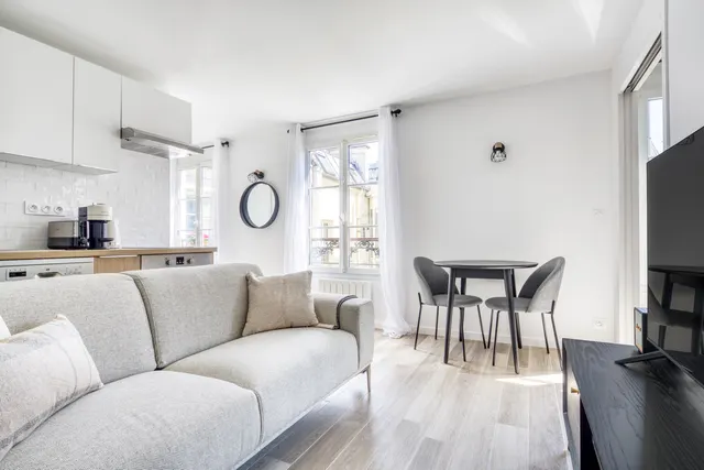 Rue du Colisée 48 i Paris, Frankrig