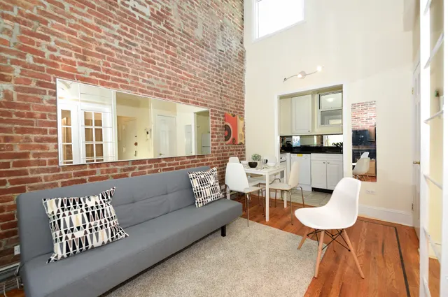 10th Avenue 692