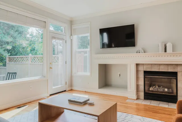 Northeast Iris Street 1525