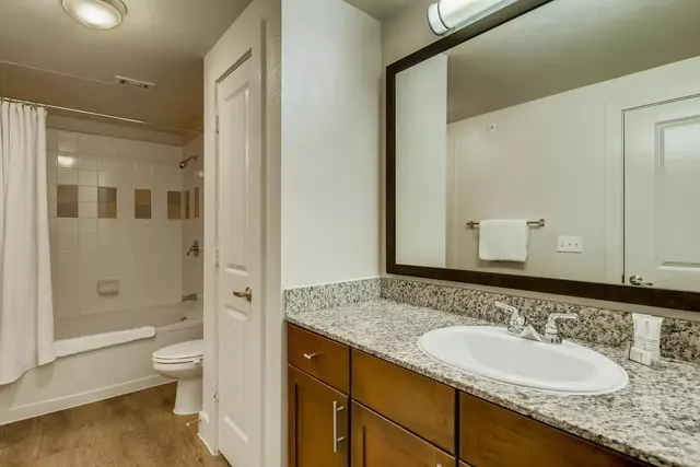 3210 Esperanza Crossing