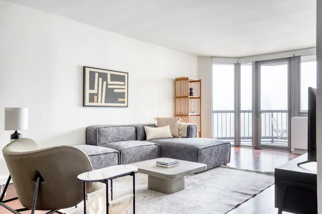 East 34th Street 401