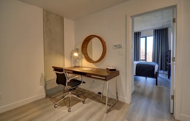 464 Saint Henri, Montreal H3C 0N7, CA 46