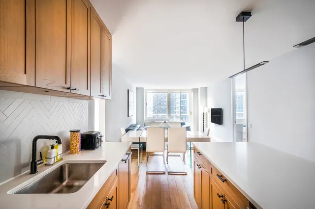 560 West 43rd Street