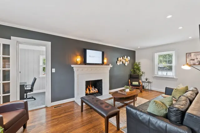 309 E Braddock Rd