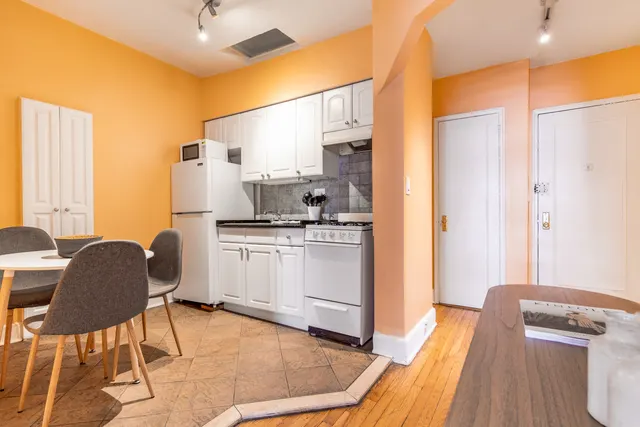 East 61st Street 405