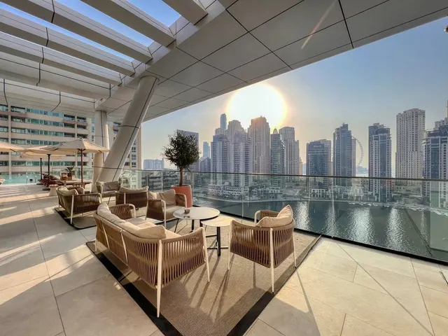 Vida Dubai Marina & Yacht Club - Dubai -