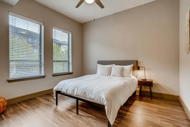3201 Esperanza Crossing