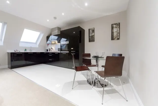 Ember Lane 29 em Esher, Reino Unido