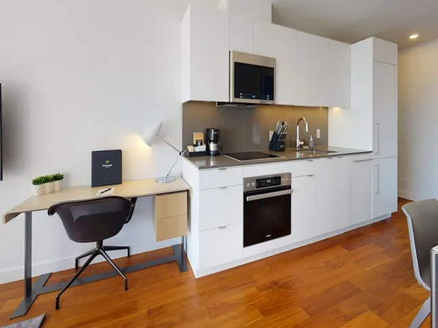 655 Centre St SW 655