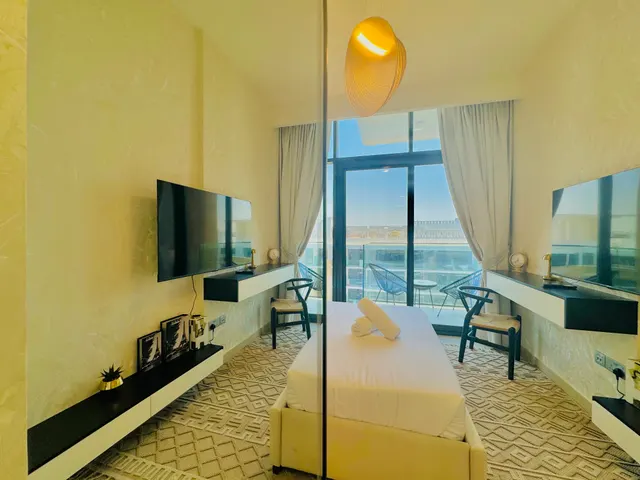 Al Meydan St. 902