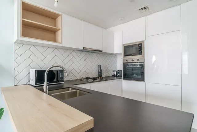Lucky 1 Residence - Jumeirah Village - D