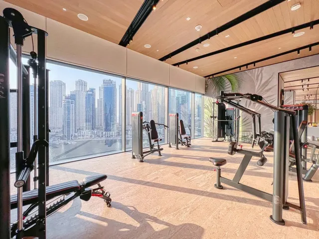 Vida Dubai Marina & Yacht Club - Dubai -