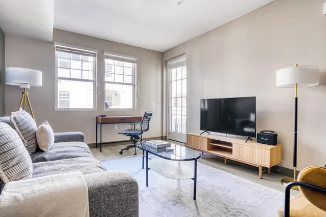 Bayswater Avenue 920